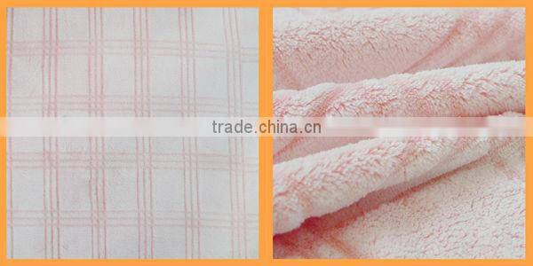 150D/288F 2013 plaid Warm roll Printed coral Fleece Blankets/Throws/pink fancy design cutting 100% polyester for home