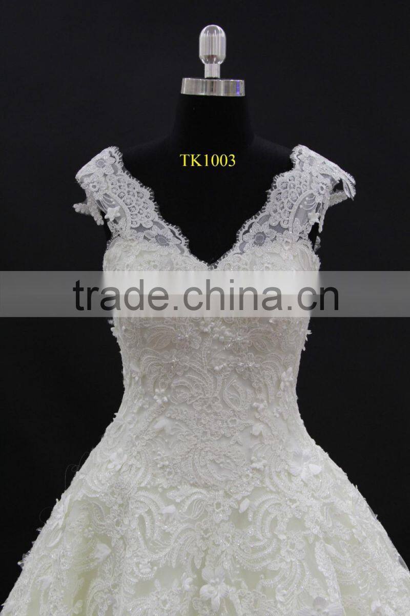Cream nice design embroidery lace appliques cap sleeve long train wedding dress