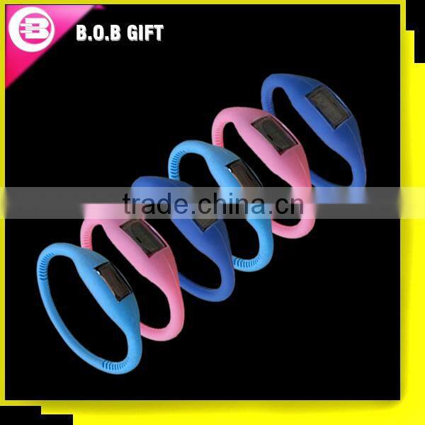 2015 newly style wholesale cheap silicone rubber strap watch