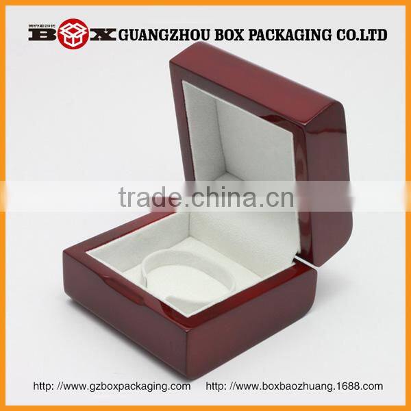 High Quality Dark Red Wood Ring Display Box