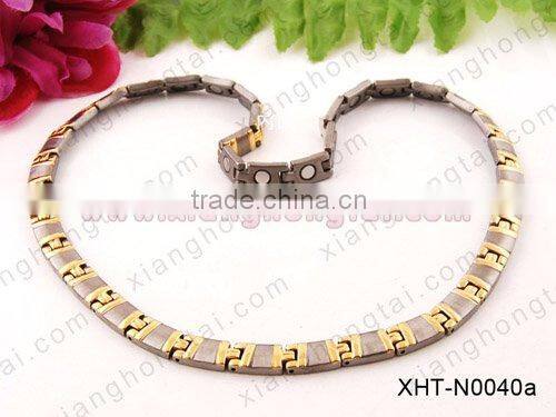 titanium necklace with crystals