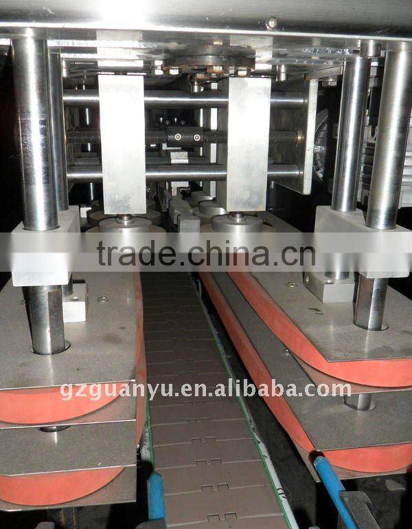 Automatic linear screw capping machine