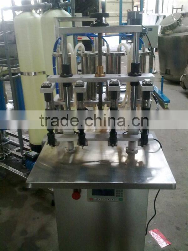 2015 New High Precision Automatic Liquid Filling Machine/ Perfume, Oil, Cosmetic Toner, Milk, Juice Liquid Filling Machine