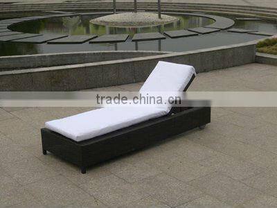 poly rattan outdoor furniture sun lounge with simple design