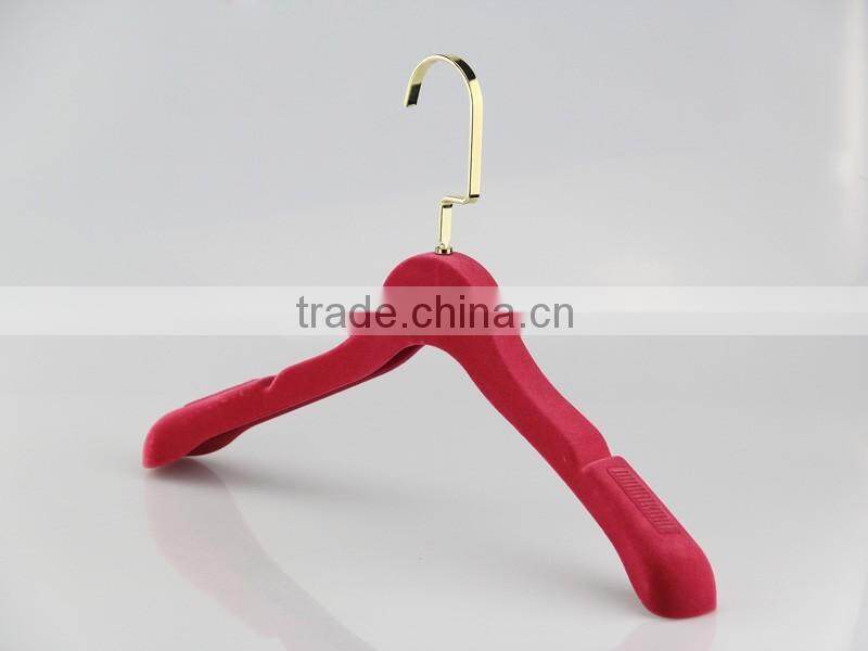 durable hook red anti-slip plastic clothes hanger