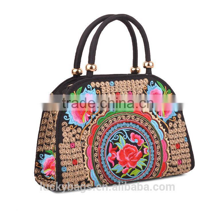 2016 Hot sell woman fashion handbag with wooden beads bag embroidery handbag vanity