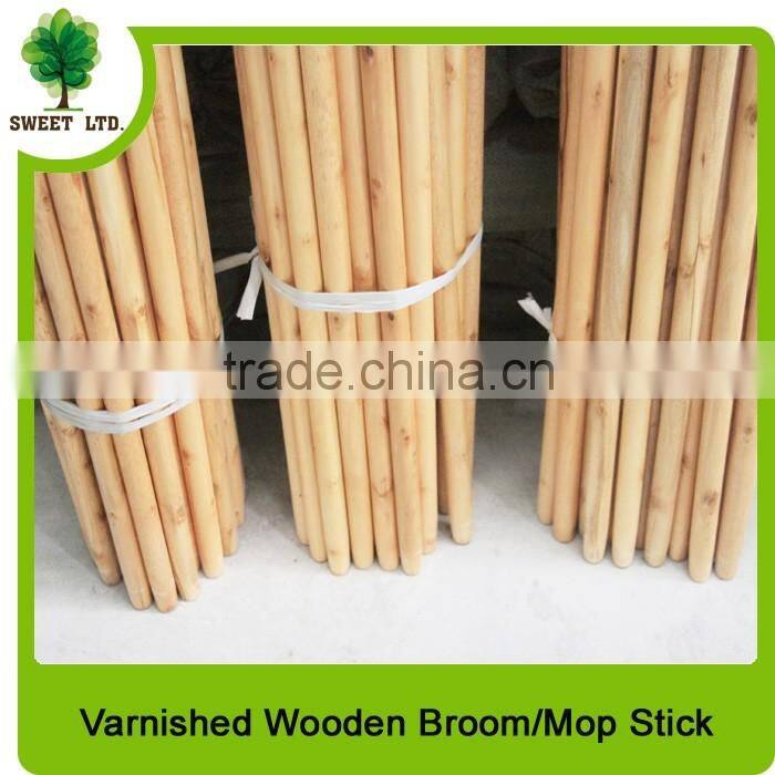 Varnished eco-friendly wooden broom handle from Manufacture factory