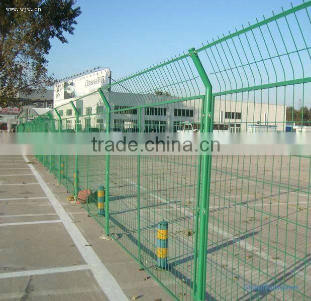 Green garden fence netting