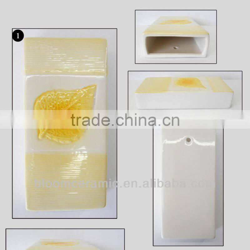 Aroma air humidifier with metal "S" hook