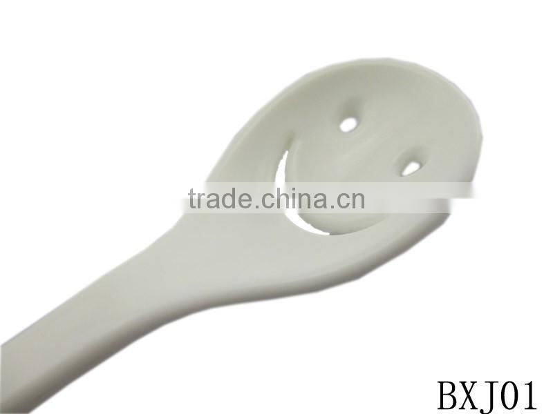 Wholesale Cheap Creamic coffee spoon/ Porcelain soup spoon with smile face