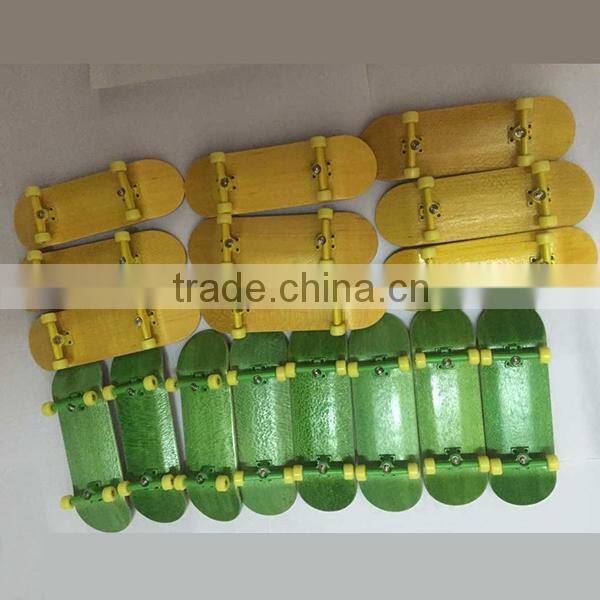 Wholesale cheap finger skateboard Canada maple finger skateboard complete wooden finger skateboard