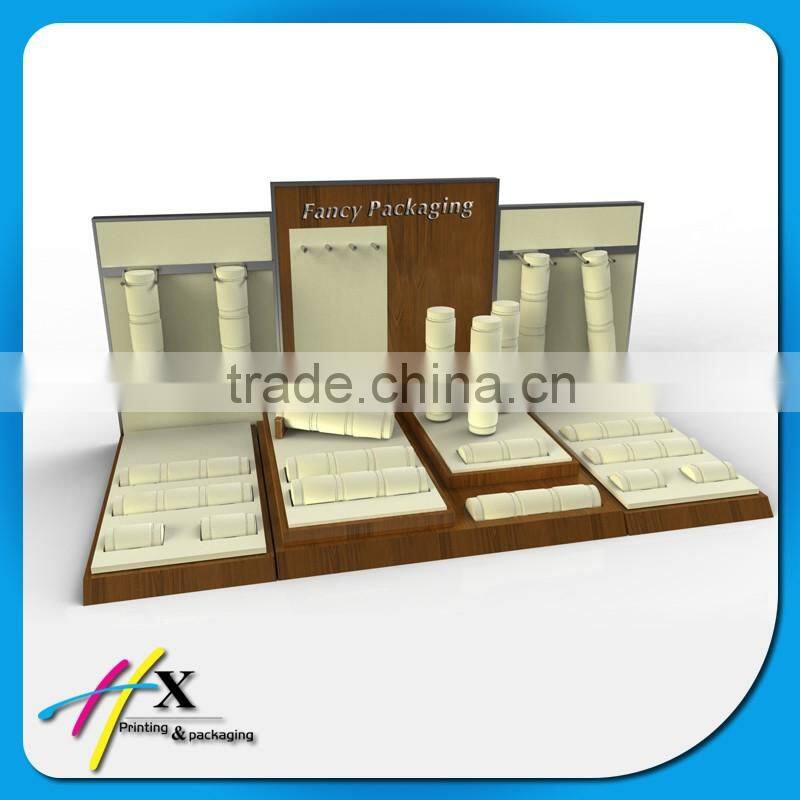 Fancy wooden jewelry packaging display