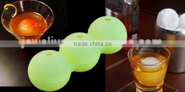 easy pull out of sililcone sphere ice cube tray