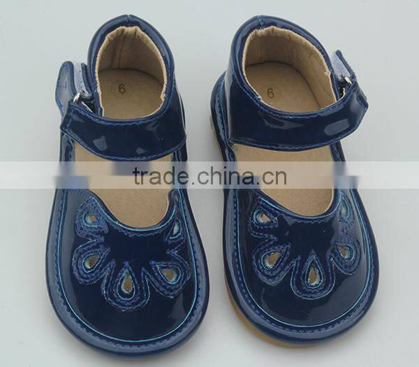 Good quality cheap fashion squeaky shoes kids sandals china