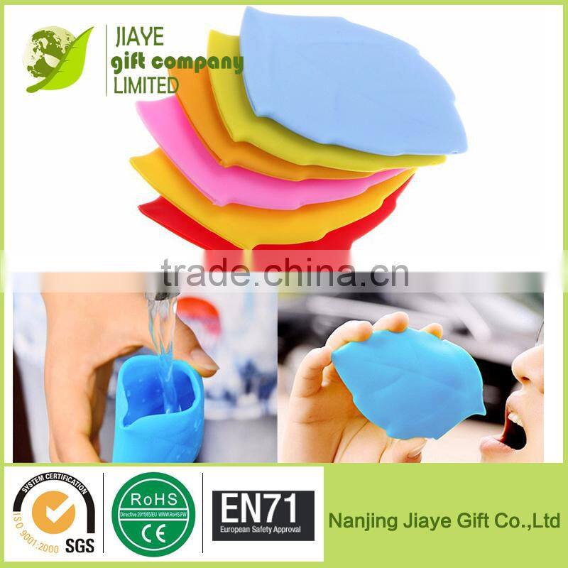 Foldable Silicone Maple Leaf Shape Cup Drinking Wash Gargle Cups