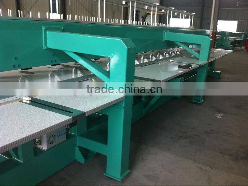 Multi-heads flat computerized embroidery machine with cutter