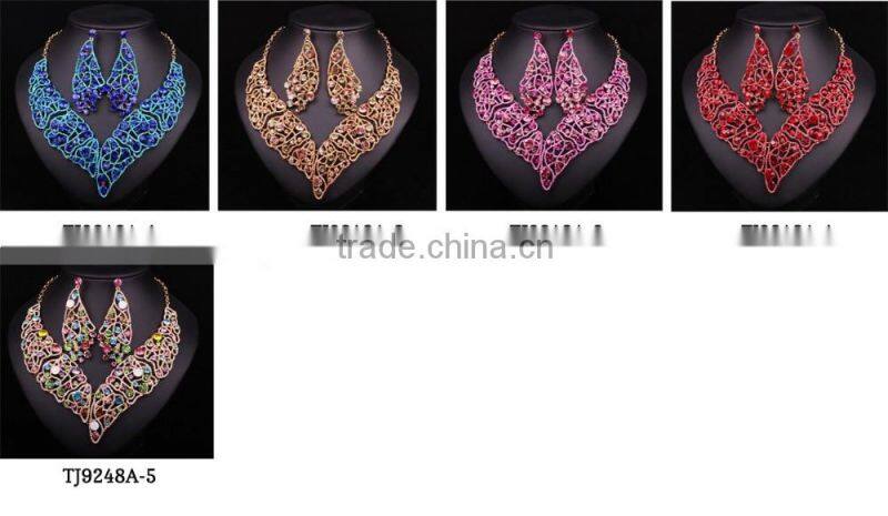 Gorgeous Bridal crystal jewelry set/Crystal Necklaces for Bride/Costume jewelry set for wedding
