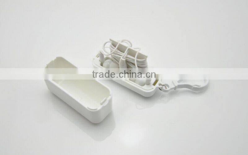 Cheap portable travel earphone with plastic box