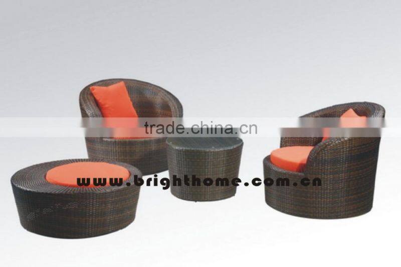Low Flower Shaped Swivel Rattan Chair