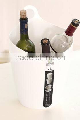 plastic stackable storage bucket/trash can