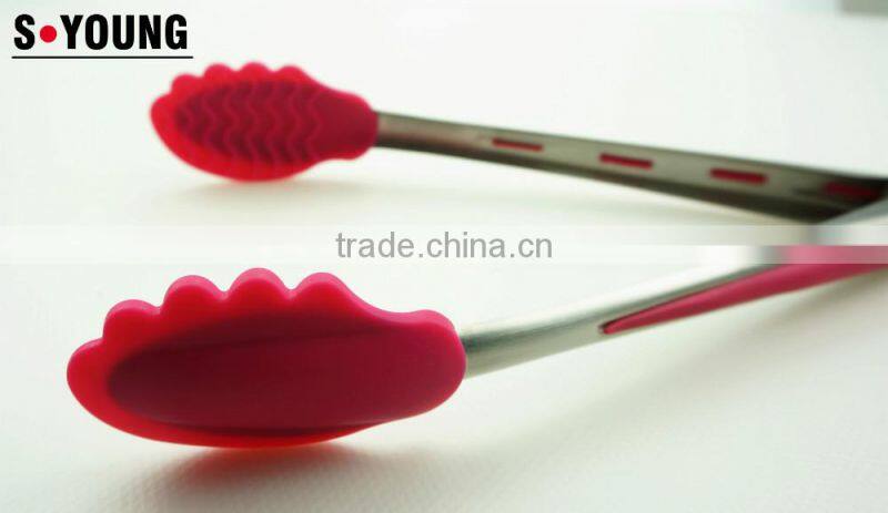 14030 12inch New Hand Shape Barbecue Grill Tongs Silicone Kitchen Serving Locking Food Tong