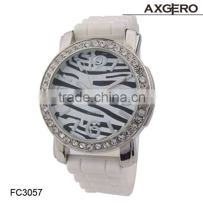 2015 New women slim stone quartz watch with silicone strap diamond crystal alloy wrist watch