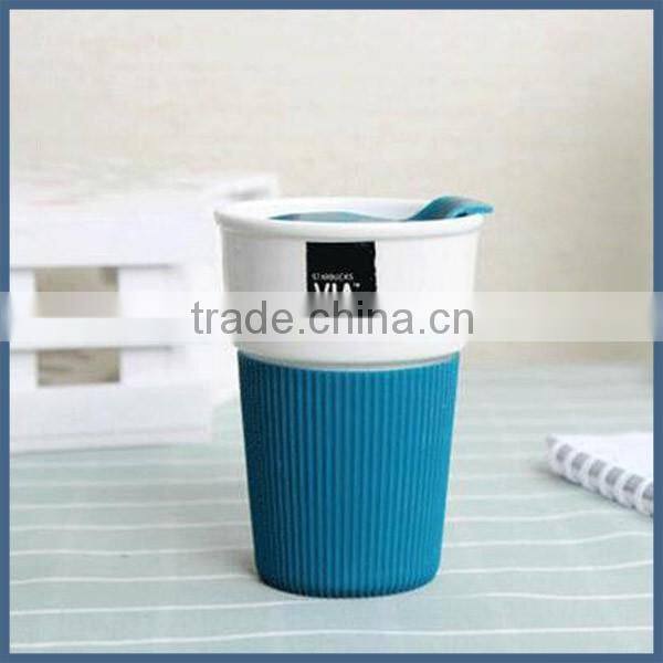 Modern simple ceramic travel coffee mug with silicone sleeve and lid