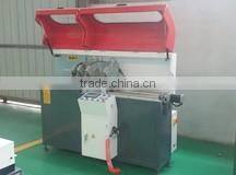 Hydraulic corner crimping aluminum window machine