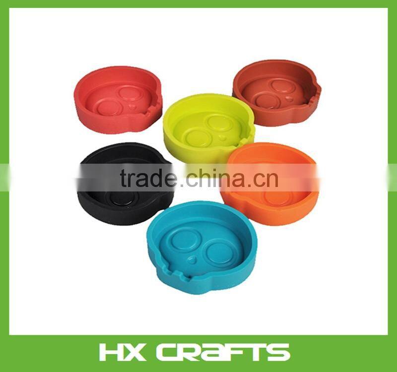 Storage silicone ashtray bendable & unbreakable