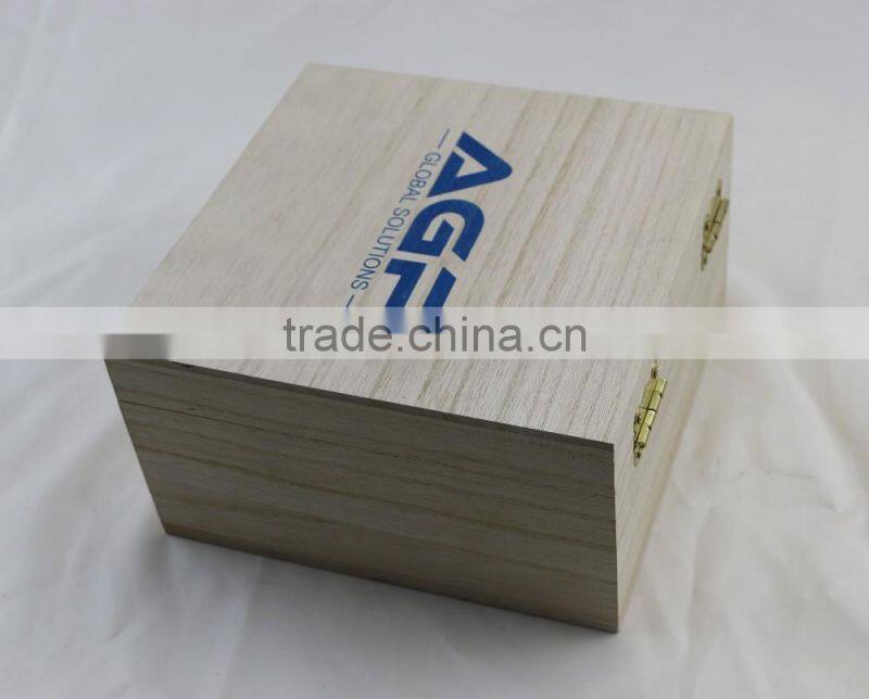 Eco-friendly wooden pine essential oil box with dividers