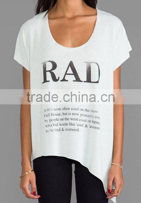 Side seam slit wording printed t-shirt