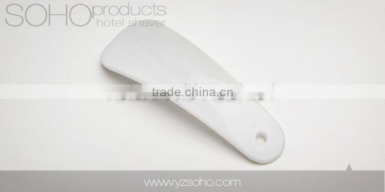 Cheap plastic black short disposable custom good quality hotel shoe horn