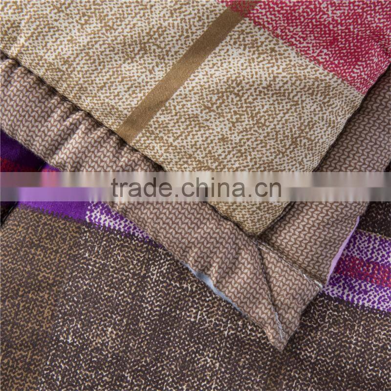 China alibaba high quality super soft modern style plaid pattern wholesale quilt