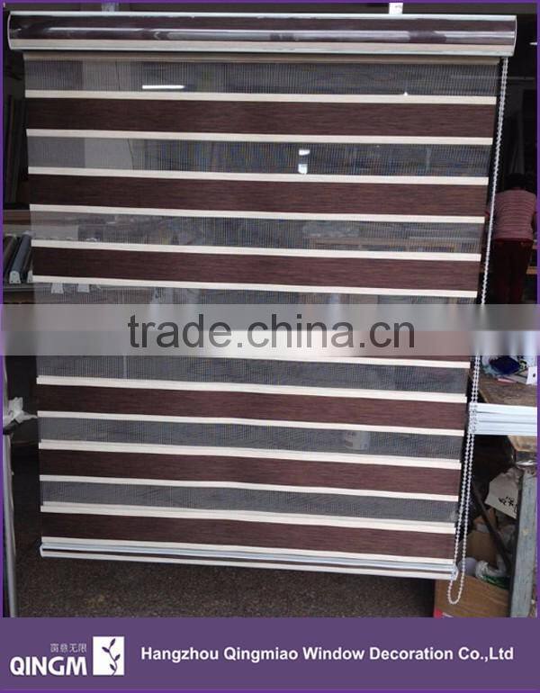 Horizontal pattern and rolling up window blinds in zebra design