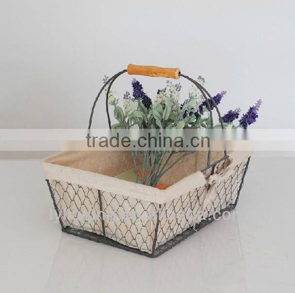 factory wholesale handmade iron wire/chicken wire storage basket with handle and fabric lining