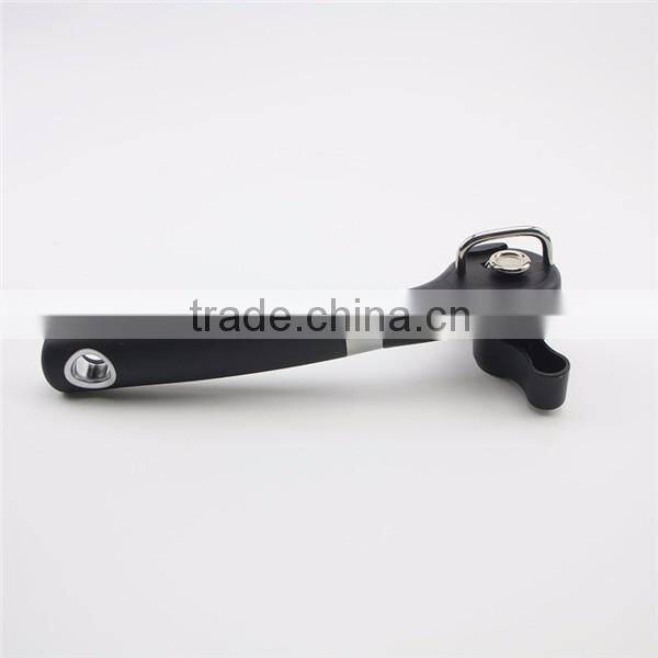 Side cut durable heavy duty can opener