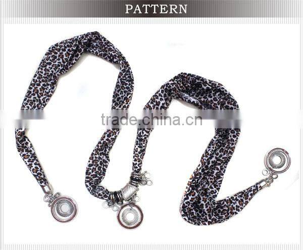 wholesale china import high quality round pendant jewelry scarf
