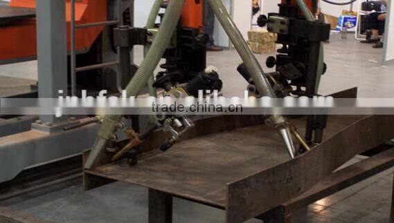 Variable section beam automatic welding equipment