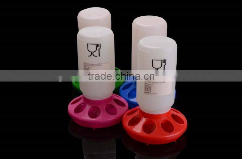 Chicken house using poultry feeders and drinkers/plastic chicken feeder