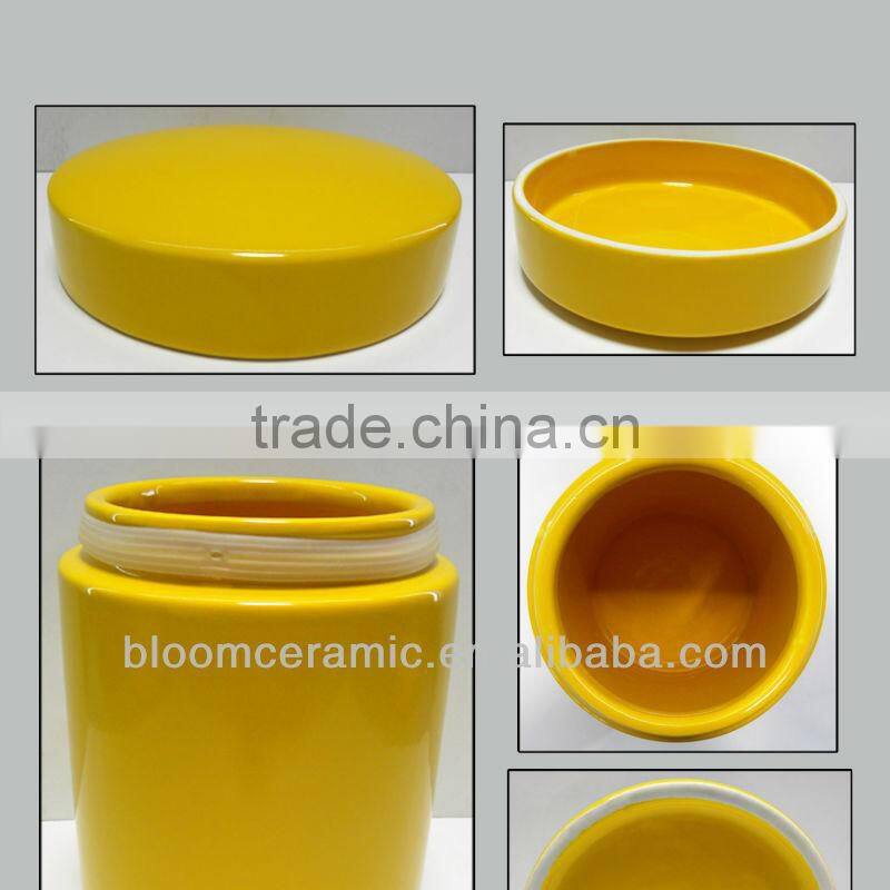 Hand painting ceramic novelty cookie jar