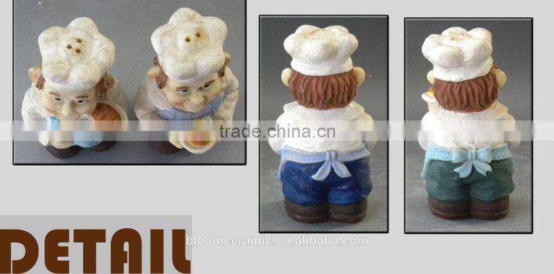 Chef polyresin figures salt and pepper shakers