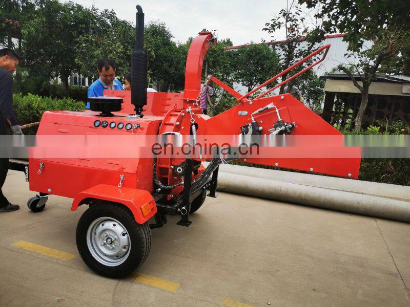 High Efficiency Forestry Wood Log Timer Branches Use Self Powered 40 HP Hydraulic Portable Wood Chipper/Wood Shredder/Crusher