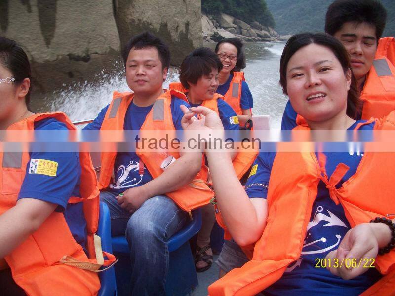 GLASS JARS AND METAL LIDS