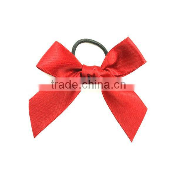 Adhesive satin ribbon bow for gift