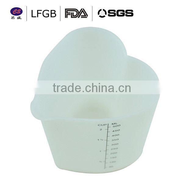 2014 new design fashionable customized factory price heart shape silicone cup