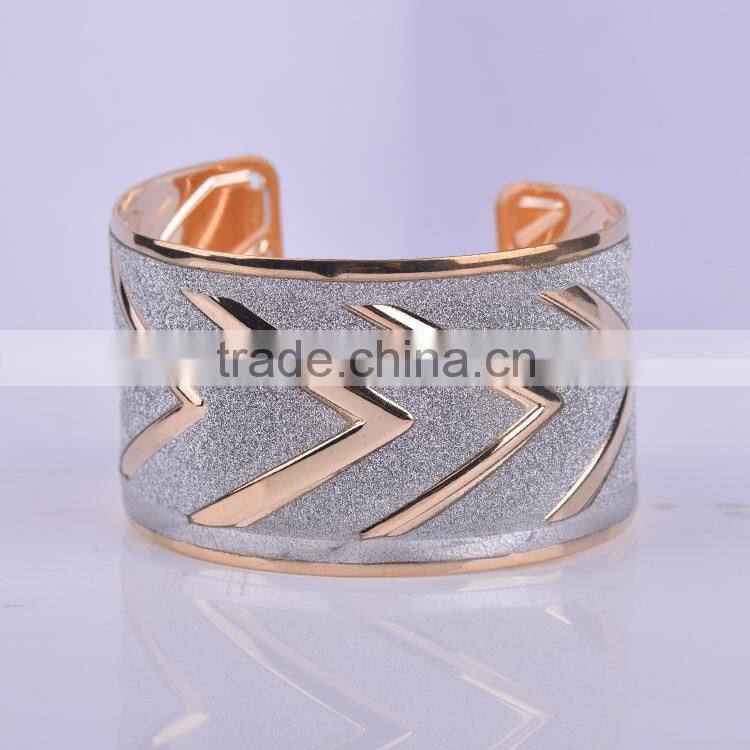 Free sample Factory wholoesale 2016 gold palm cuff bangle