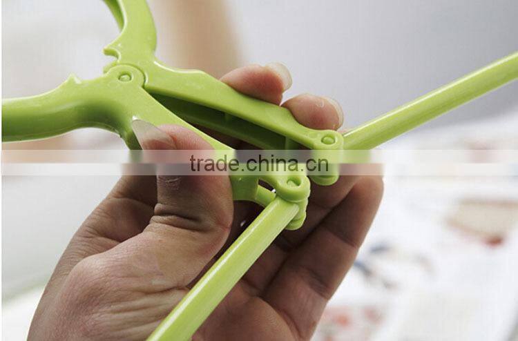 Multifunctional Anti-slip Plastic hanger for Clothes