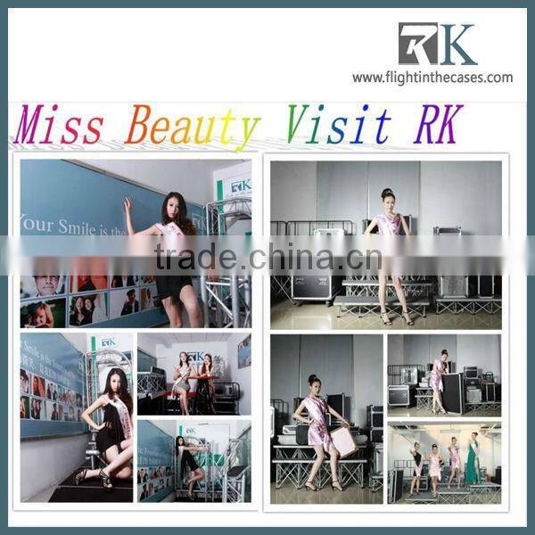 DJ mixer case for dj in a practical set with dynamic microphone in China factory