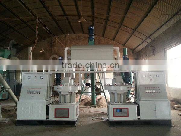High capacity hammer type machine for producing sawdust