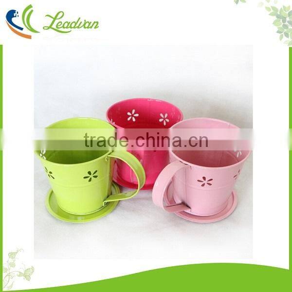 Small ornament iron planter with flower cup shaped garden planter iron flowerpot